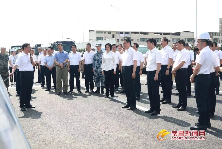 李紅軍萬廣明率市四套班子領(lǐng)導前往南外環(huán)高速察看